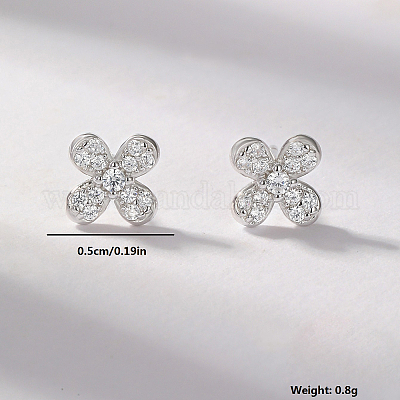 Нежные и милые серьги-гвоздики в виде цветка из серебра с цирконием QB2438-2-1