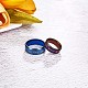 クラウンプリント模様の「彼の女王」と「彼女の王」をセットした女性男性婚約結婚指輪用の2個のカップルリング  赤と青  ミックスカラー  内径：20mm JR849A-3