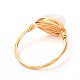 女の子の女性のためのナザールボンジュウの天然なシェルの指輪を持つ心  ゴールデンブラスリング  ホワイト  usサイズ8（18.1mm） RJEW-JR00394-01-5