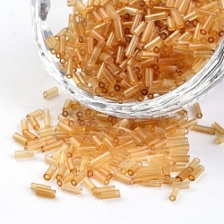 Couleurs transparentes perles de bugle en verre à trou rond, Sandy Brown, 3~5x1.8~2mm, Trou: 0.8mm, environ 12000 pcs/450 g