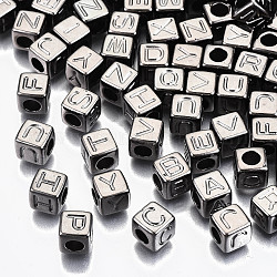 Ccb Kunststoff-Perlen, horizontales Loch, Würfel mit Buchstaben, Metallgrau, 7x7x7 mm, Bohrung: 3.5 mm, ca. 2000 Stk. / 500 g