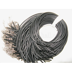 La toma de cable de collar de caucho negro, con fornituras de hierro y extremo de cadena de hierro, Platino, 17 pulgada, 3mm