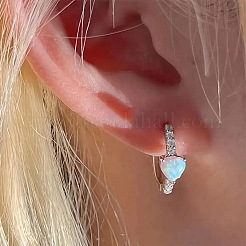 Серьги-кольца из латуни с микропаве и прозрачным кубическим цирконием в форме сердца WGF4C00-01