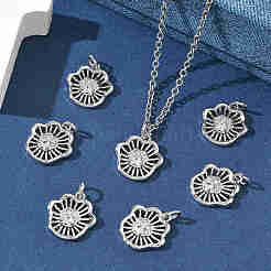 Pendentifs en laiton Shegrace avec zircon cubique transparent&nbsp;XGRQ3K230-535P