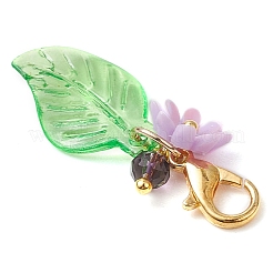 葉のアクリルと花の樹脂ペンダント装飾  バッグの飾りに使えるガラスビーズとカニカンの留め具チャーム  芝生の緑  33mm&nbsp;HJEW-JM02784
