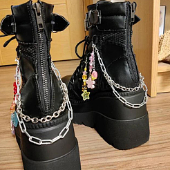 Decorazione scarpa in ferro graffetta a doppio filo e catena portacavi&nbsp;FIND-PH01455
