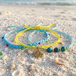 Set di braccialetti regolabili in stile estivo da spiaggia con pietre sintetiche turchesi verdi e imperiali.&nbsp;UQ9789-1