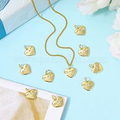 金メッキ真鍮チャーム10個  キュービックジルコニアと丸カン  ワード「mom」を刻まれるハート  母の日のために  透明  11x11x2mm  穴：2.5mm&nbsp;KK-SZ0007-43