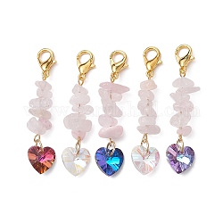 Décorations pendentif en copeaux de quartz rose naturel, avec pendentif cœur en verre et fermoirs mousquetons en alliage, couleur mixte, 47.5mm