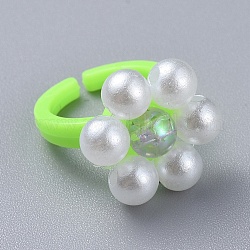 透明アクリルカフ指輪  透明アクリル模造パールビーズと透明アクリルビーズ付き  花  春の緑  usサイズ3（14mm）