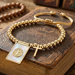 Verstellbare Armbänder mit Anhängern aus Messing und Naturmuscheln&nbsp;MV3027