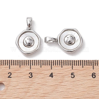 Плоские круглые подвески из латуни с покрытием из ракушки и улыбающимся лицом KK-K360-05P-1