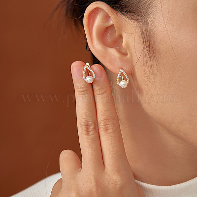 Серьги-гвоздики из латуни с каплевидным паве и прозрачным фианитом UK6514-1