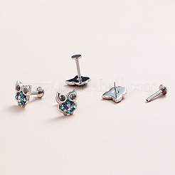 Латунные серьги-гвоздики с микропаве из разноцветных кубических цирконий в форме совы FS-WGE9253-01