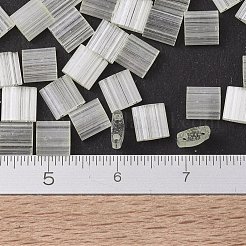 MIYUKIティラビーズ  日本製シードビーズ  2穴  （tl2591)シルクペールライトイエロー  5x5x1.9mm  穴：0.8mm  約118PCS /ボトル  10 G /ボトル&nbsp;SEED-JP0008-TL2591