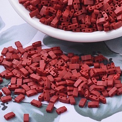 Perles miyuki demi-tila, Perles de rocaille japonais, 2 trou, (htl2040) brique métallique mat rouge, 5x2.3x1.9mm, Trou: 0.8mm, environ 250 pcs/10 g