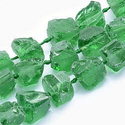 Glasperlen Stränge, Nuggets, grün, 19~32x16~28x6~18 mm, Bohrung: 3 mm, ca. 15~18 Stk. / Strang, 16.5~18.1 Zoll (42~46 cm)