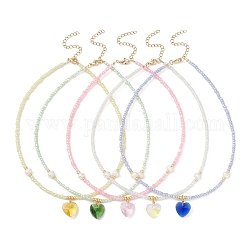 Collar con colgante de vidrio en forma de corazón con perlas naturales y cadenas de cuentas de semillas, color mezclado, 14.88 pulgada (37.8 cm)