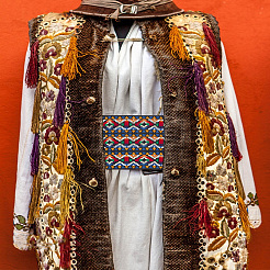 2.5 ярд поликоттоновых лент с этнической вышивкой OCOR-LP0003-86